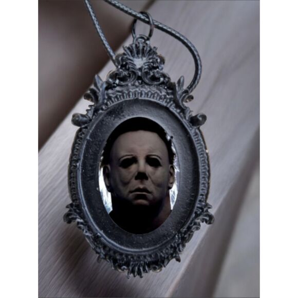 Michael Myers Pendant Horror Movie Necklace Halloween Jewelry - Picture 1 of 1